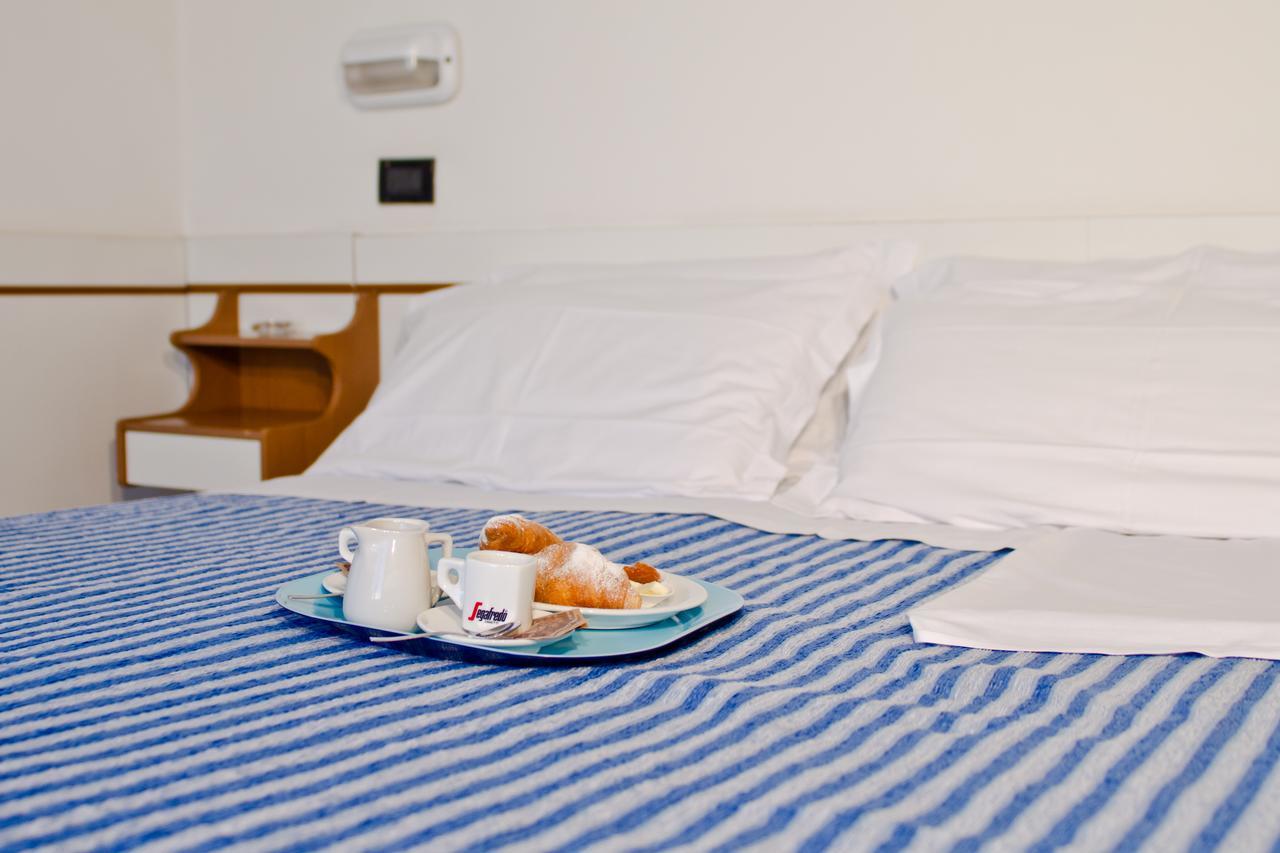 Hotel Montecarlo Rimini Ngoại thất bức ảnh