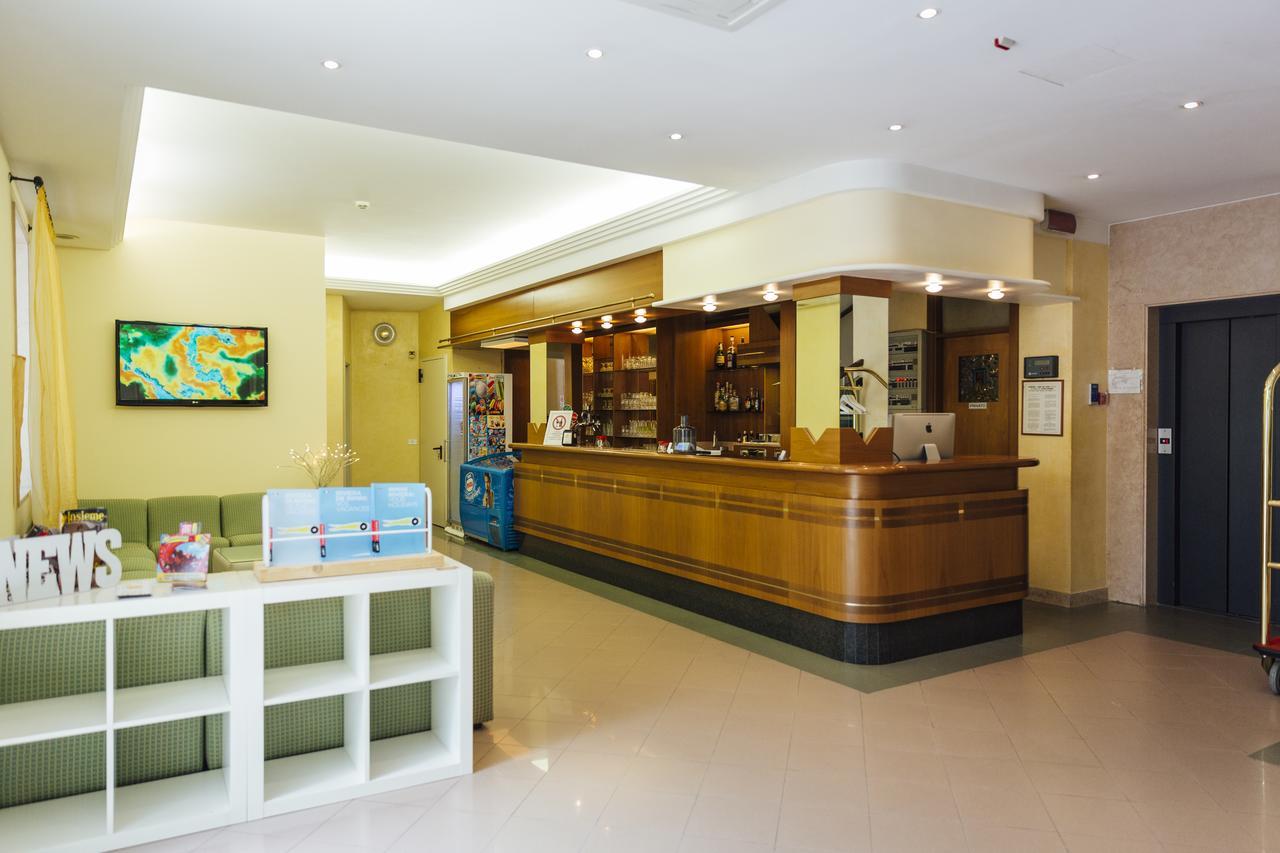 Hotel Montecarlo Rimini Ngoại thất bức ảnh