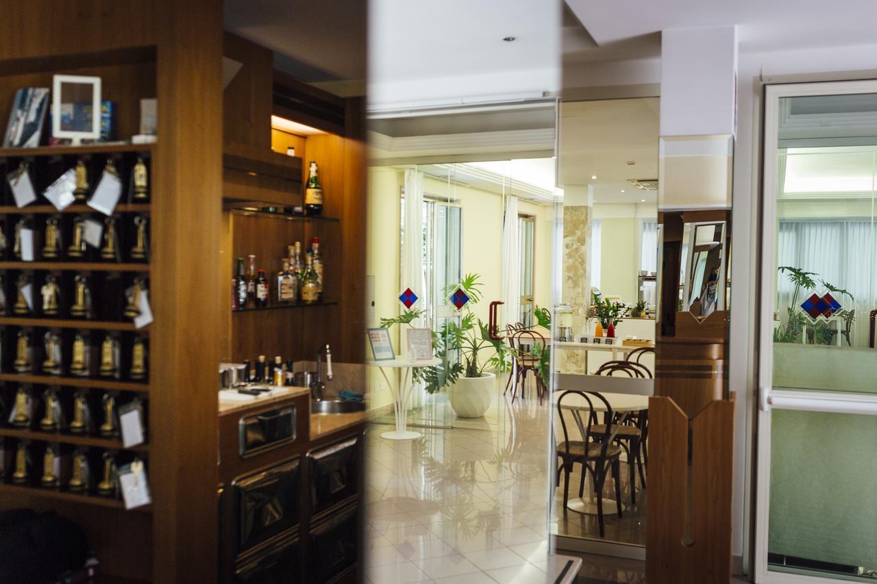 Hotel Montecarlo Rimini Ngoại thất bức ảnh