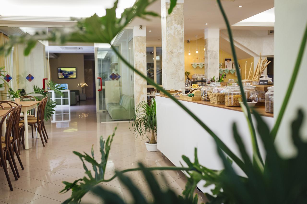 Hotel Montecarlo Rimini Ngoại thất bức ảnh