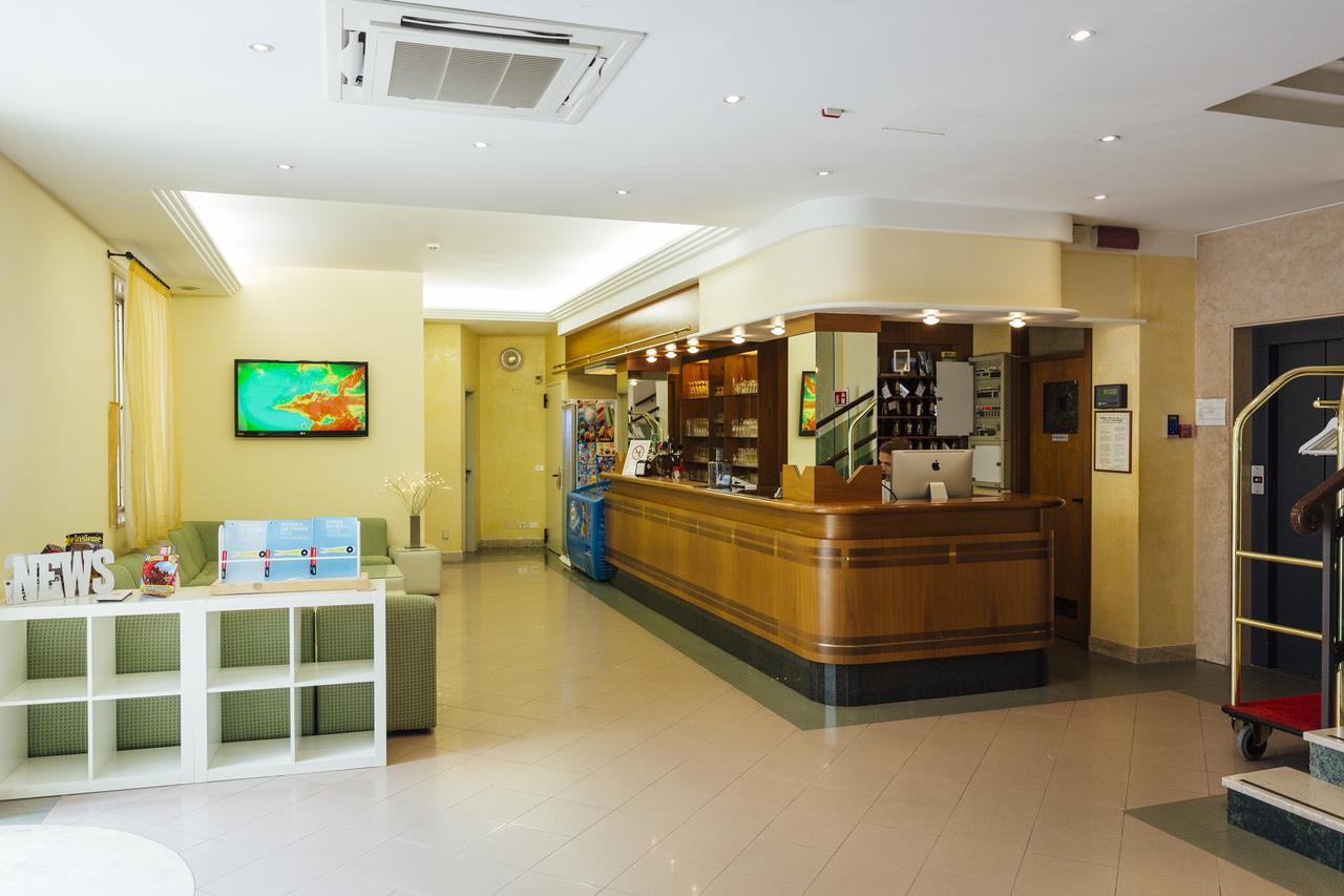 Hotel Montecarlo Rimini Ngoại thất bức ảnh