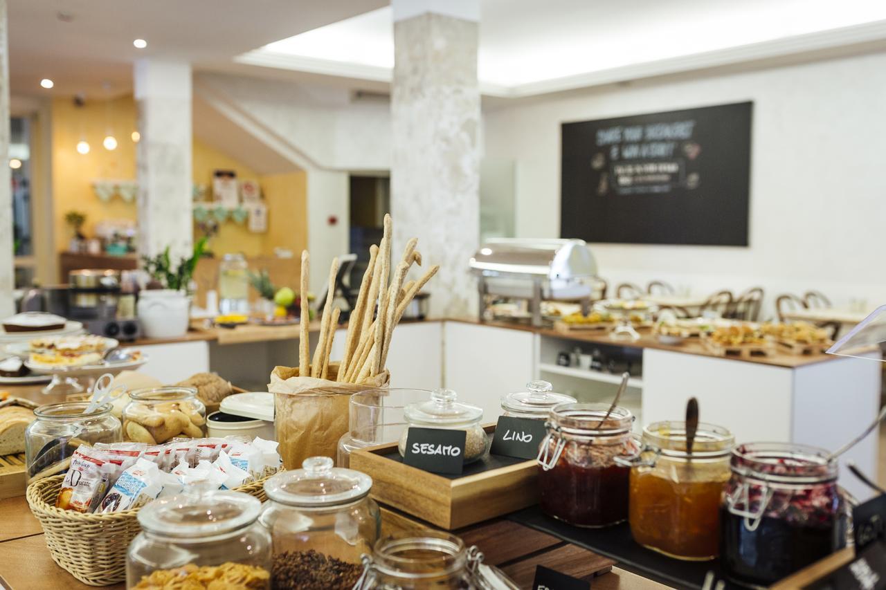 Hotel Montecarlo Rimini Ngoại thất bức ảnh