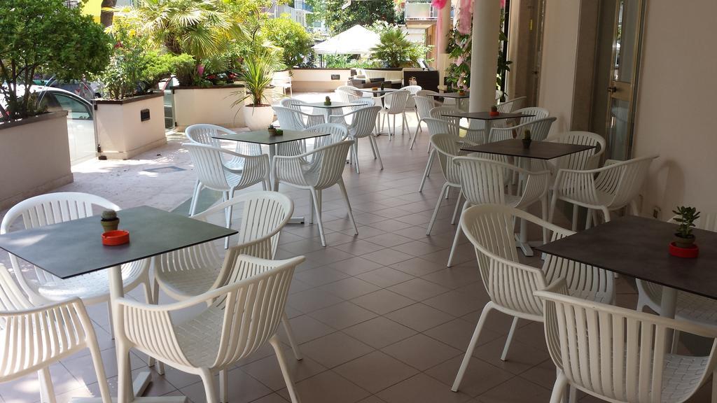 Hotel Montecarlo Rimini Ngoại thất bức ảnh